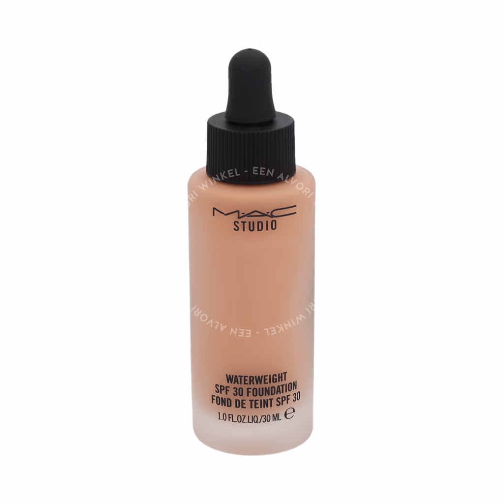 Mac MAC Studio Waterweight Foundation SPF30 — NW30
