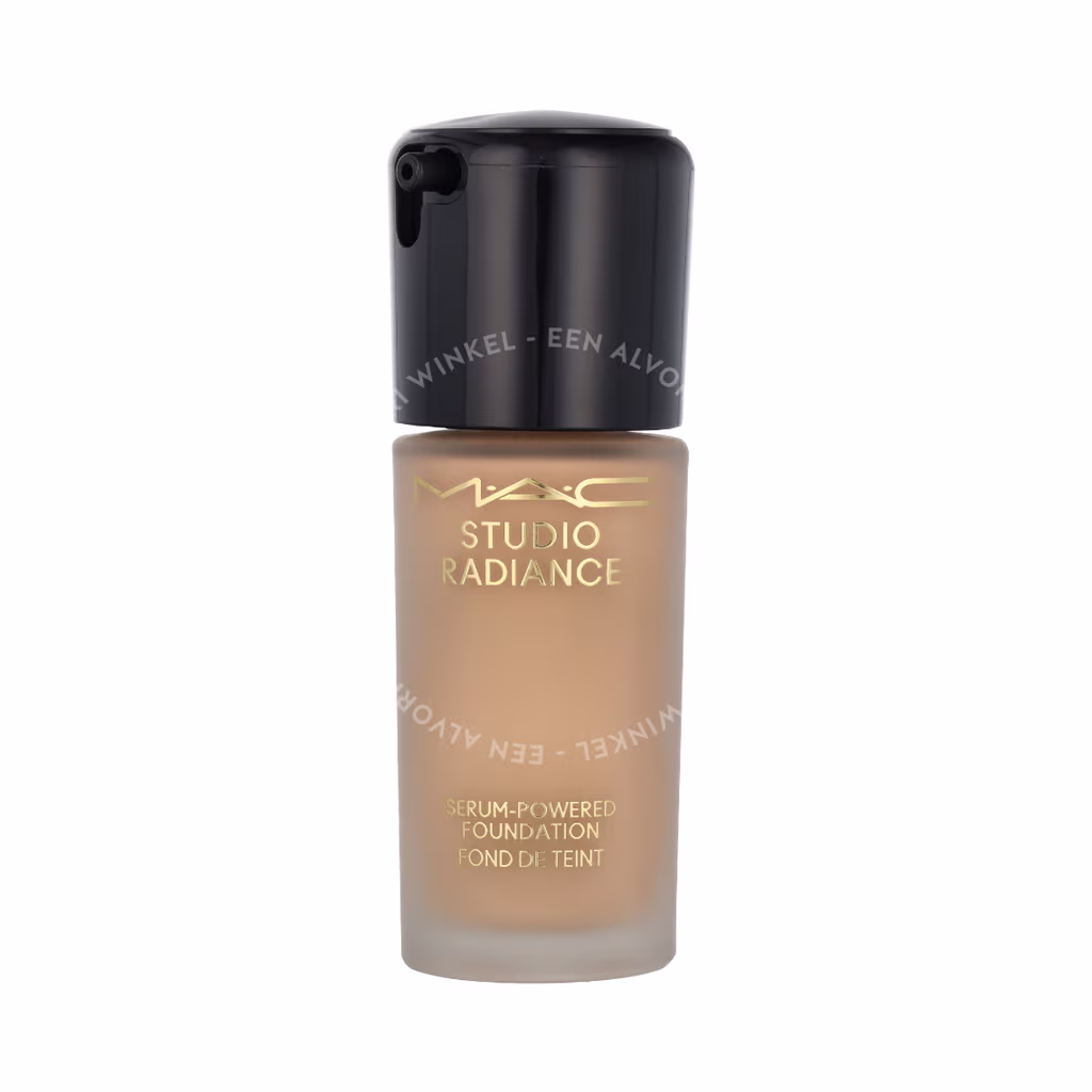 Mac MAC Studio Radiance Serum-Powered Foundation — NC14.5